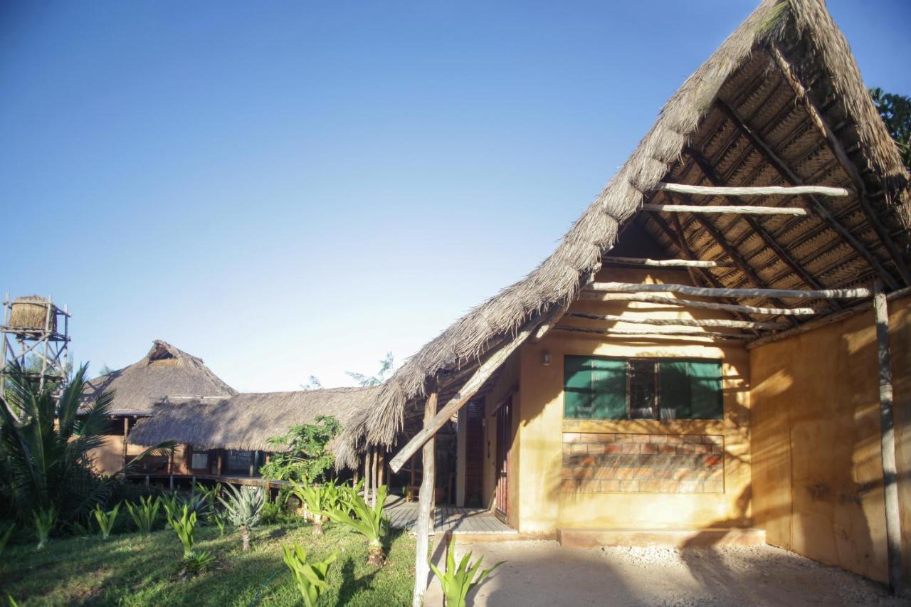 Tofinho Beach House Apartments Иньямбане Экстерьер фото