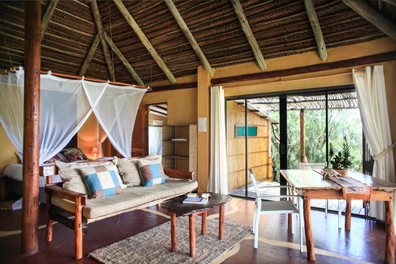 Tofinho Beach House Apartments Иньямбане Экстерьер фото